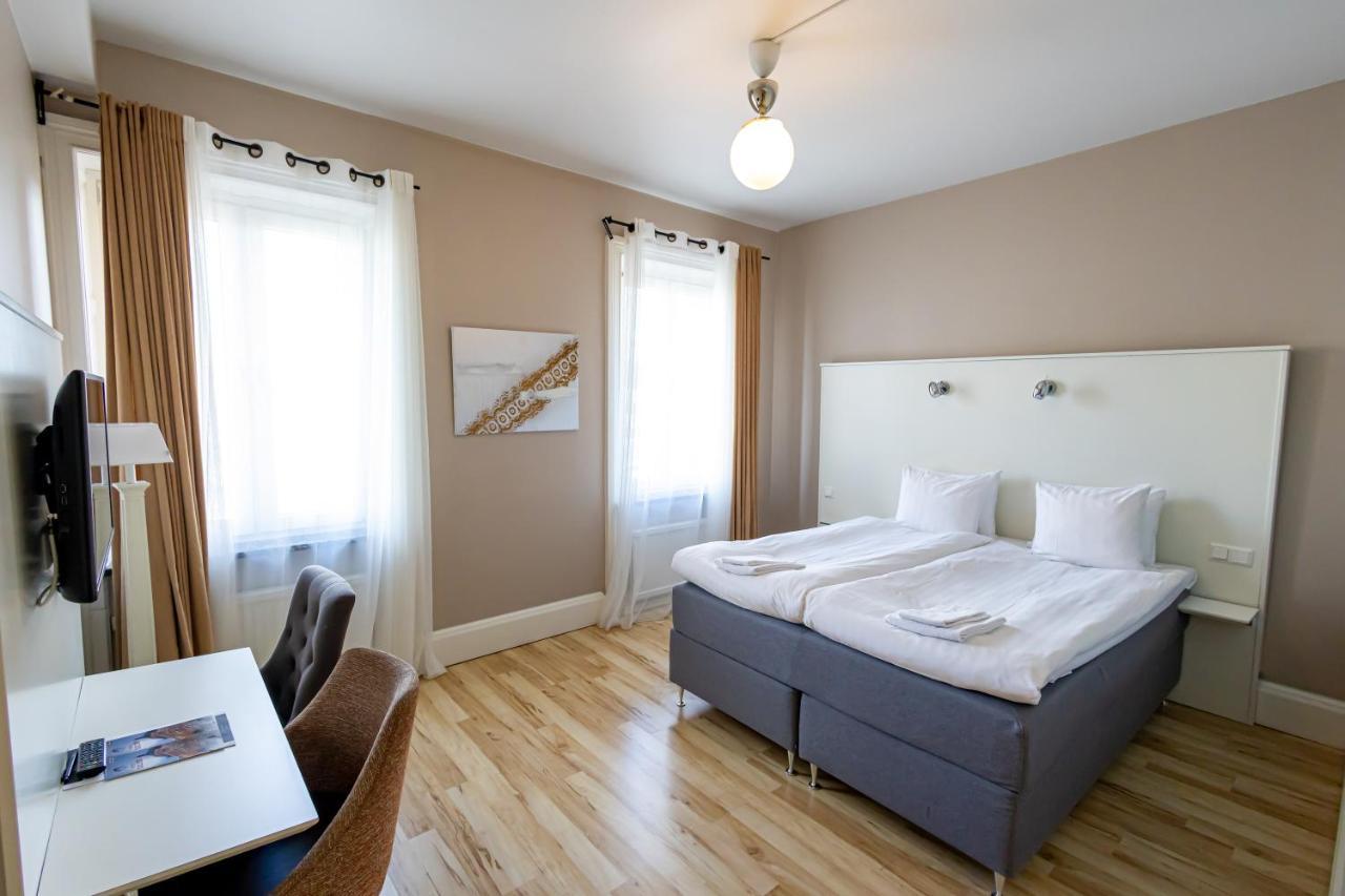 Hotell Hjalmar Еребру Екстер'єр фото