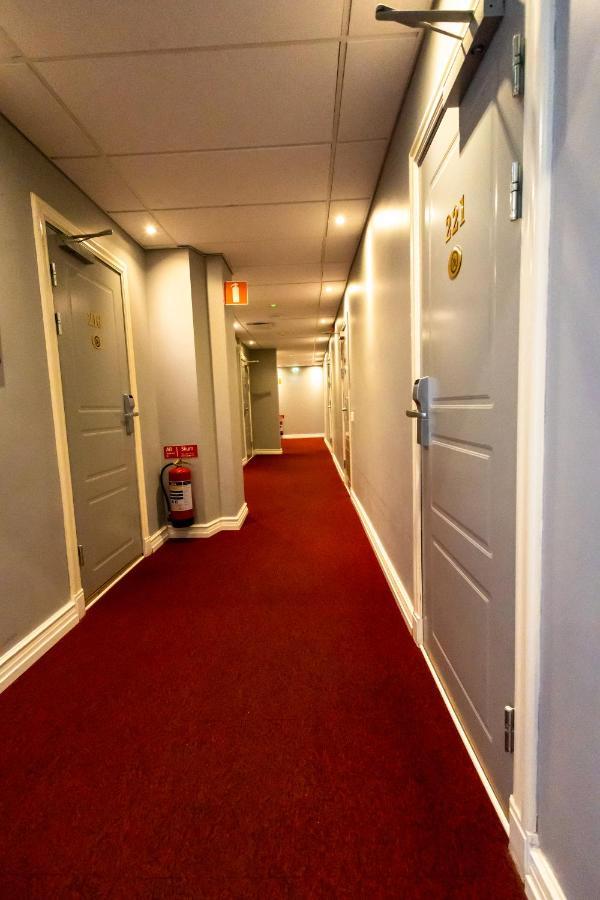 Hotell Hjalmar Еребру Екстер'єр фото