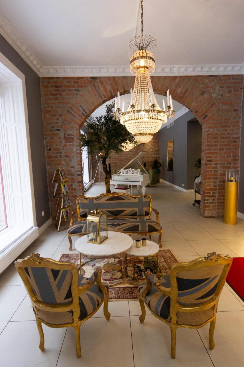 Hotell Hjalmar Еребру Екстер'єр фото
